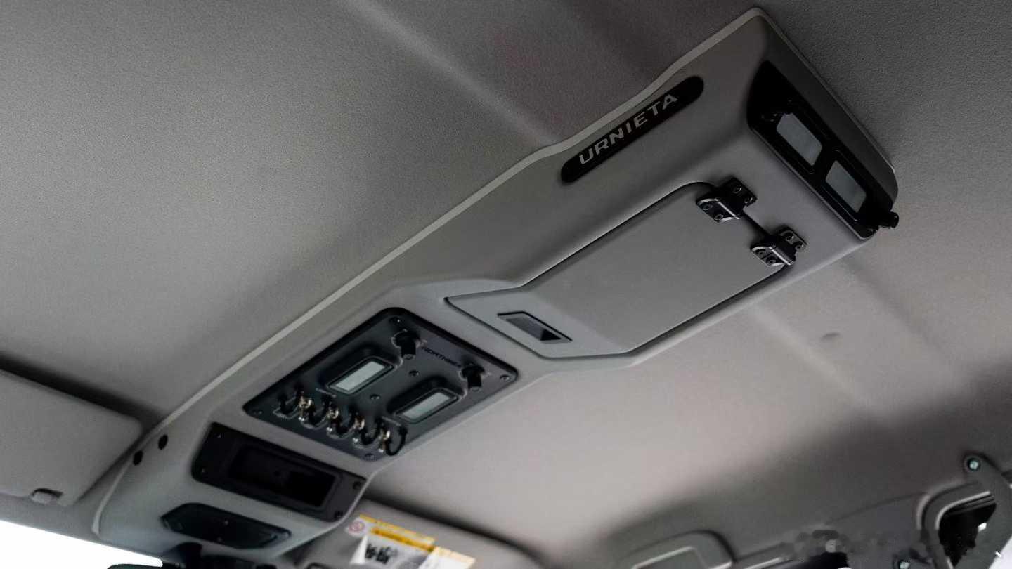 丰田Lc76 寻伯乐、24年2000公里，自动挡，没有越野，所见即所得，名牌改装