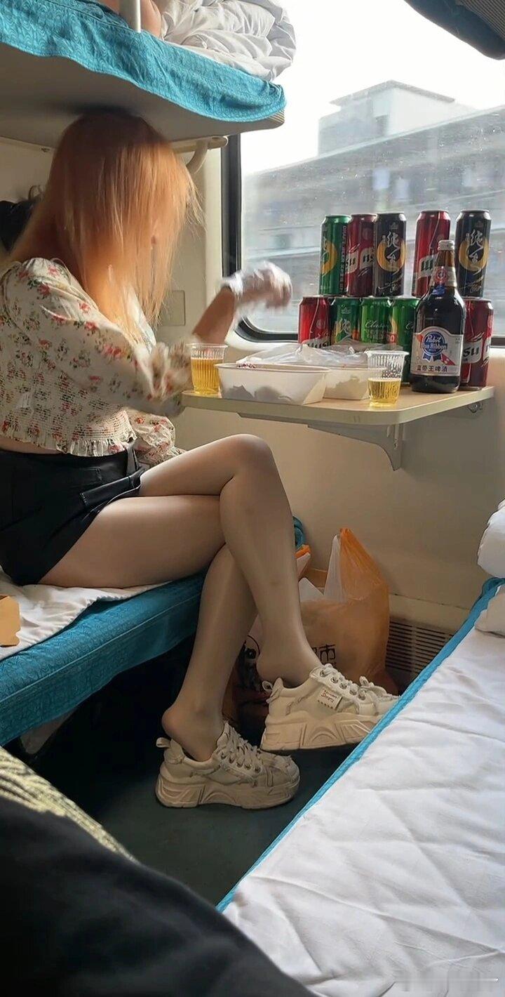 啤酒饮料矿泉水，_______________ ​​​