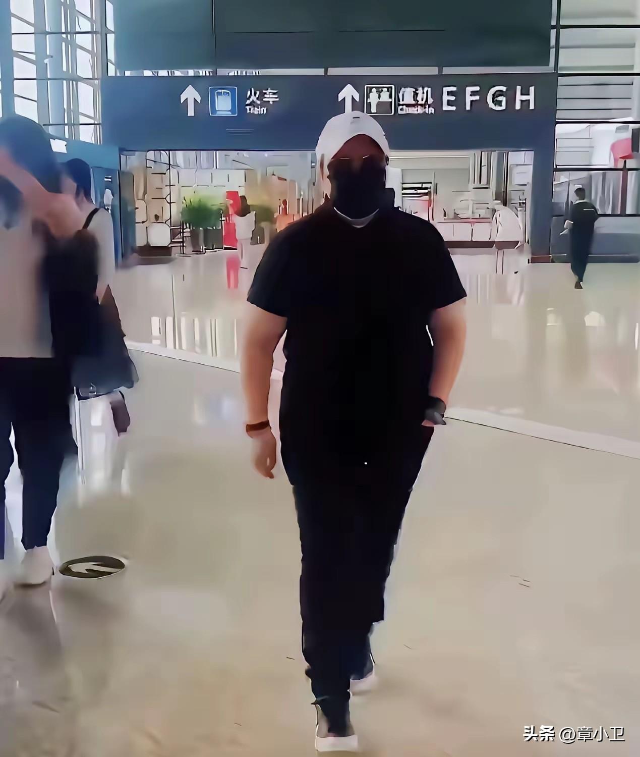 谁认识这人是谁呀，捂得严严实实慈善大人 韩红为什么热衷做慈善?