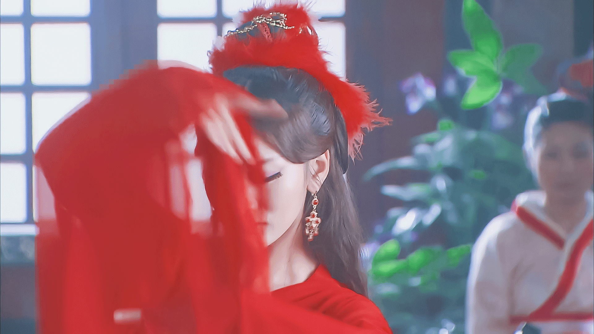 150121 郭珍霓 《神医传奇》半夏 ☽ 红衣+毛毛头饰-跳舞💃🏻💃🏻