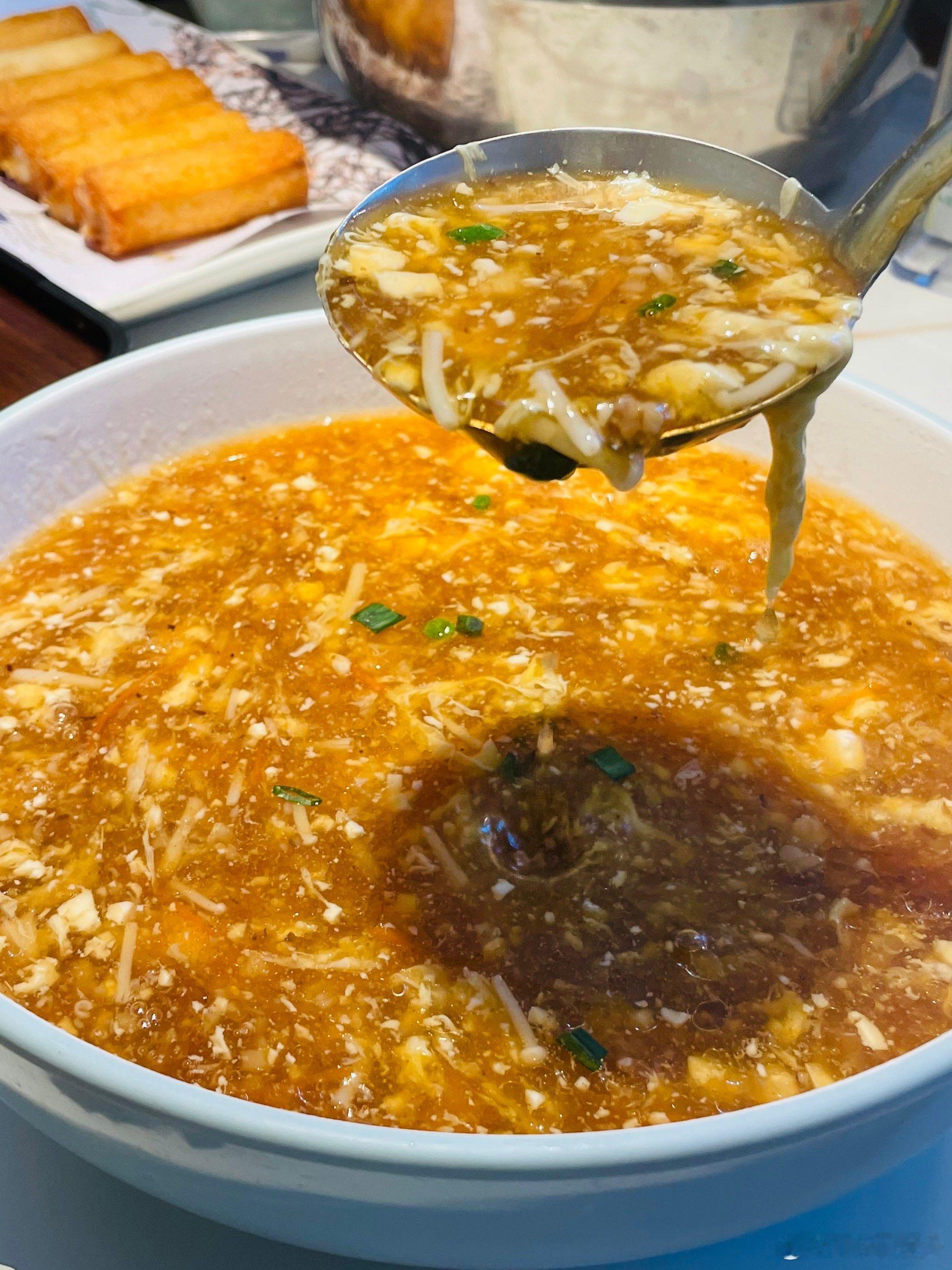 杭州不是美食荒漠，而是需要“耐心挖掘”的美食城市。若只打卡网红店或景区名菜，容易