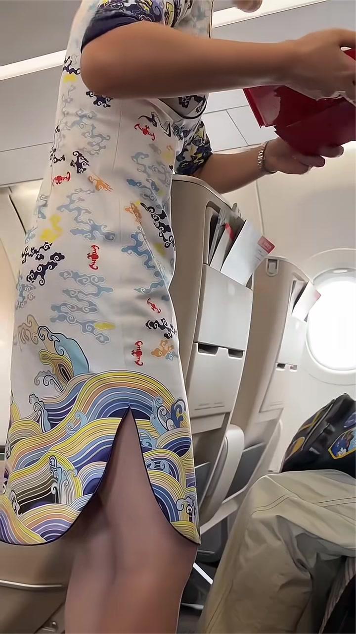 加五斤，加五块，这两个是二选一的，其他还有鸡肉没加汤。给你准备的是老鸭汤，时令水