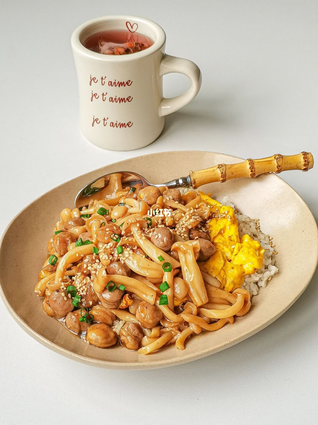 菌菇肉肠滑蛋盖饭🍛鲜香可口 巨巨下饭