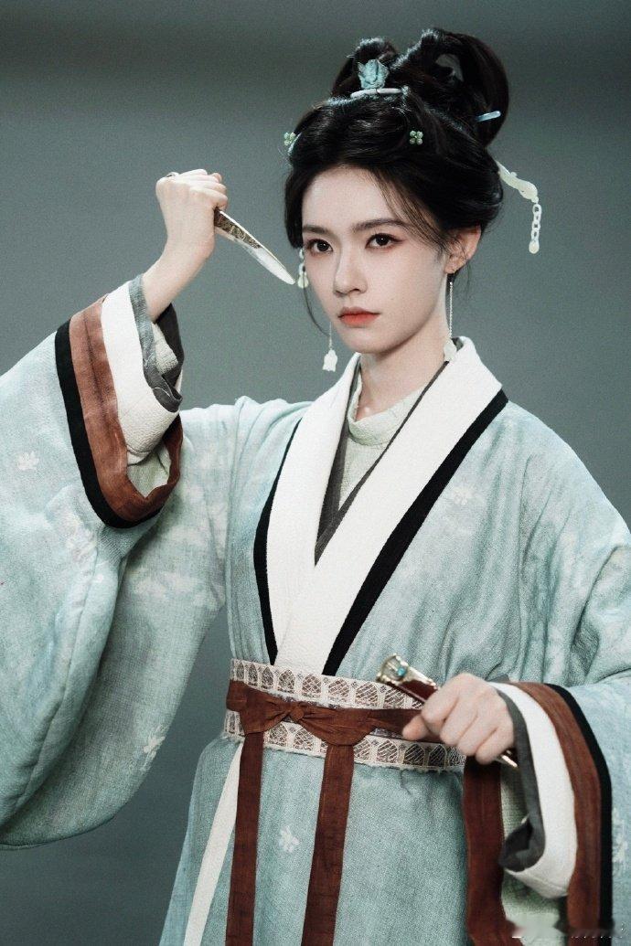 林允归鸾路透状态 古装美人林允我爱没什么事，很多人都会备这种药  期待林允新剧呀