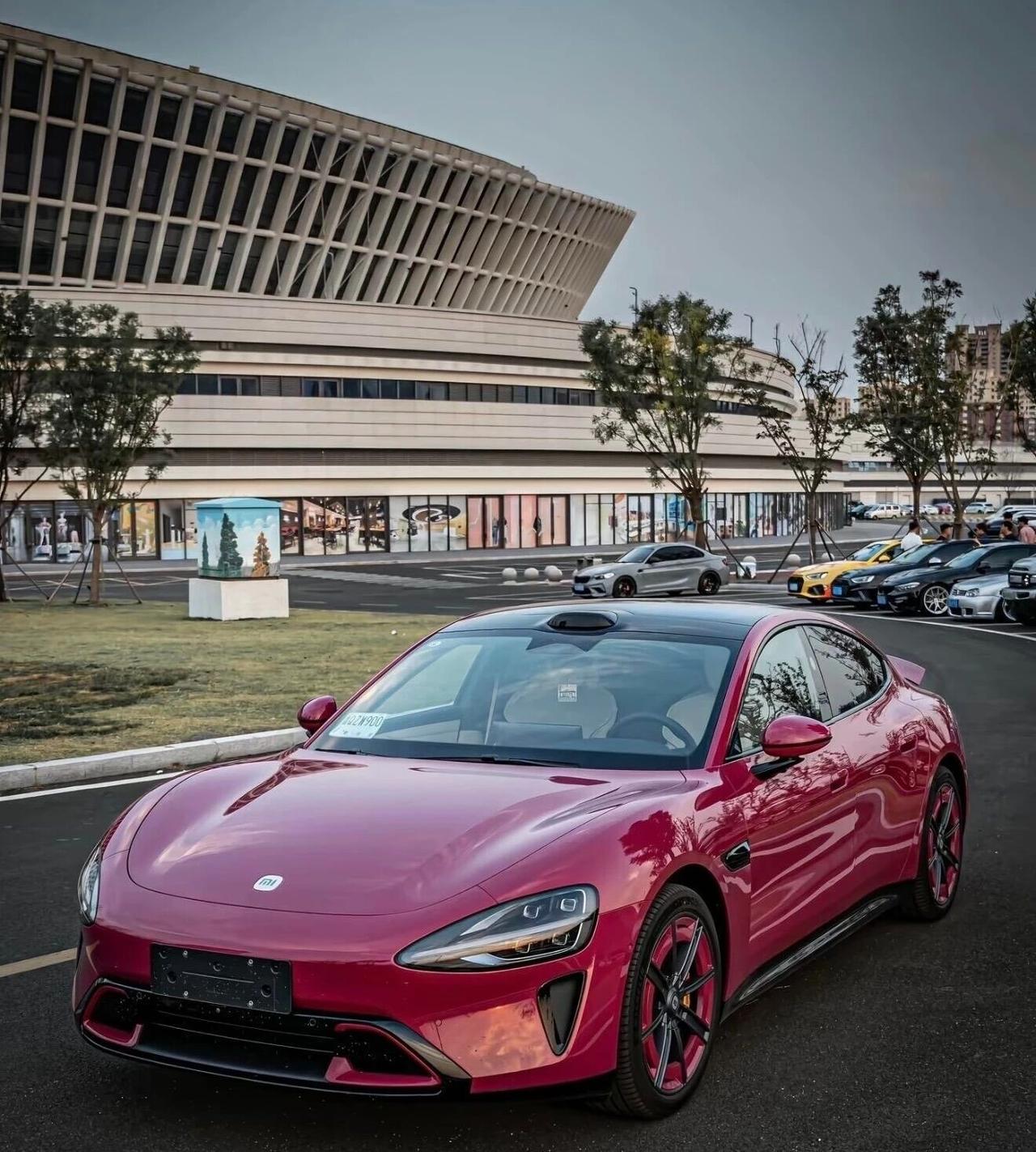 2026款小米su7和宝马3系怎么选？比比看新款Su7是标准或者pro，选完车漆