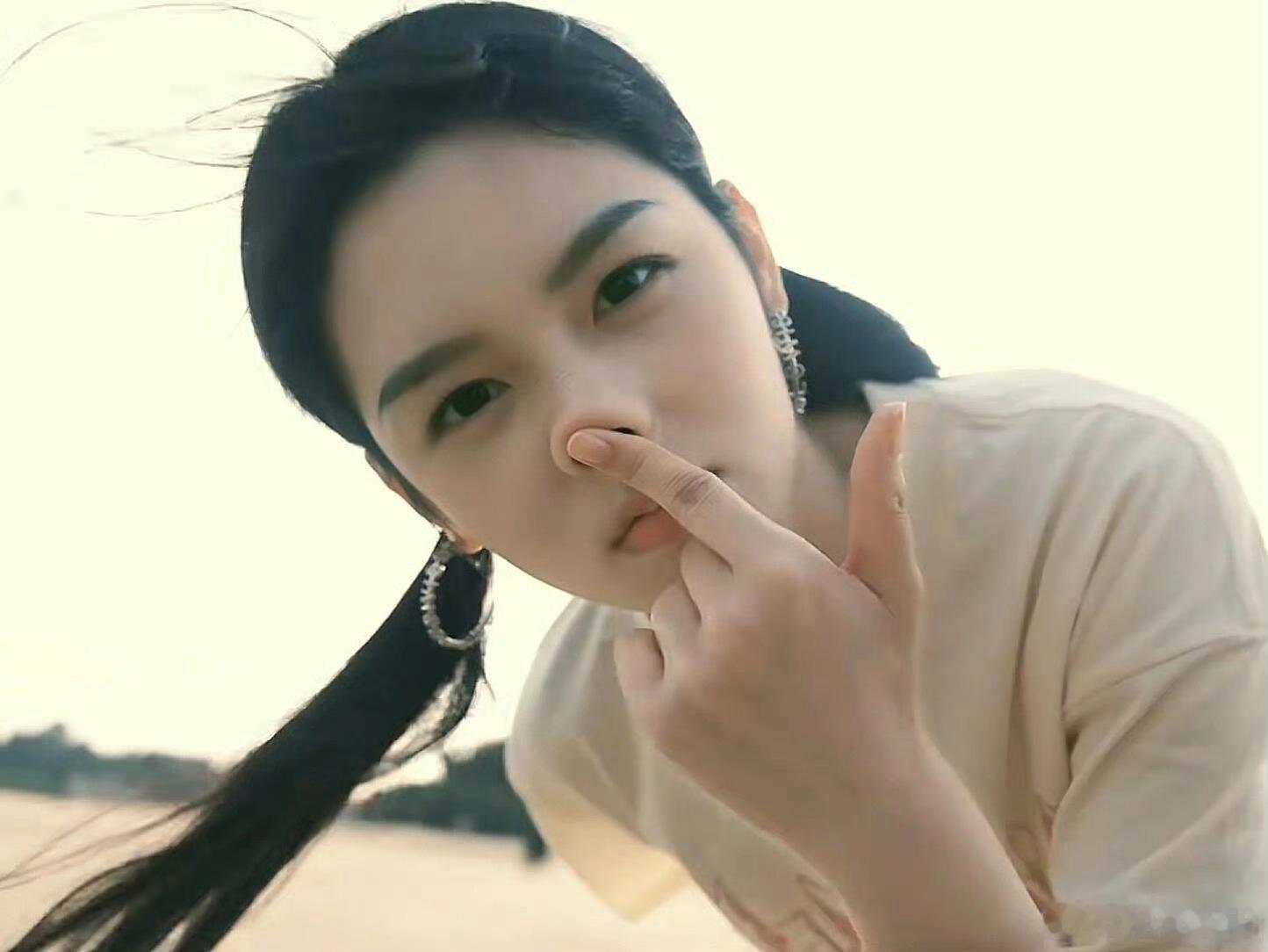 我家女孩，不矫揉不造作，坚定当猪，坚持宠每一个周也猪塑🐽 