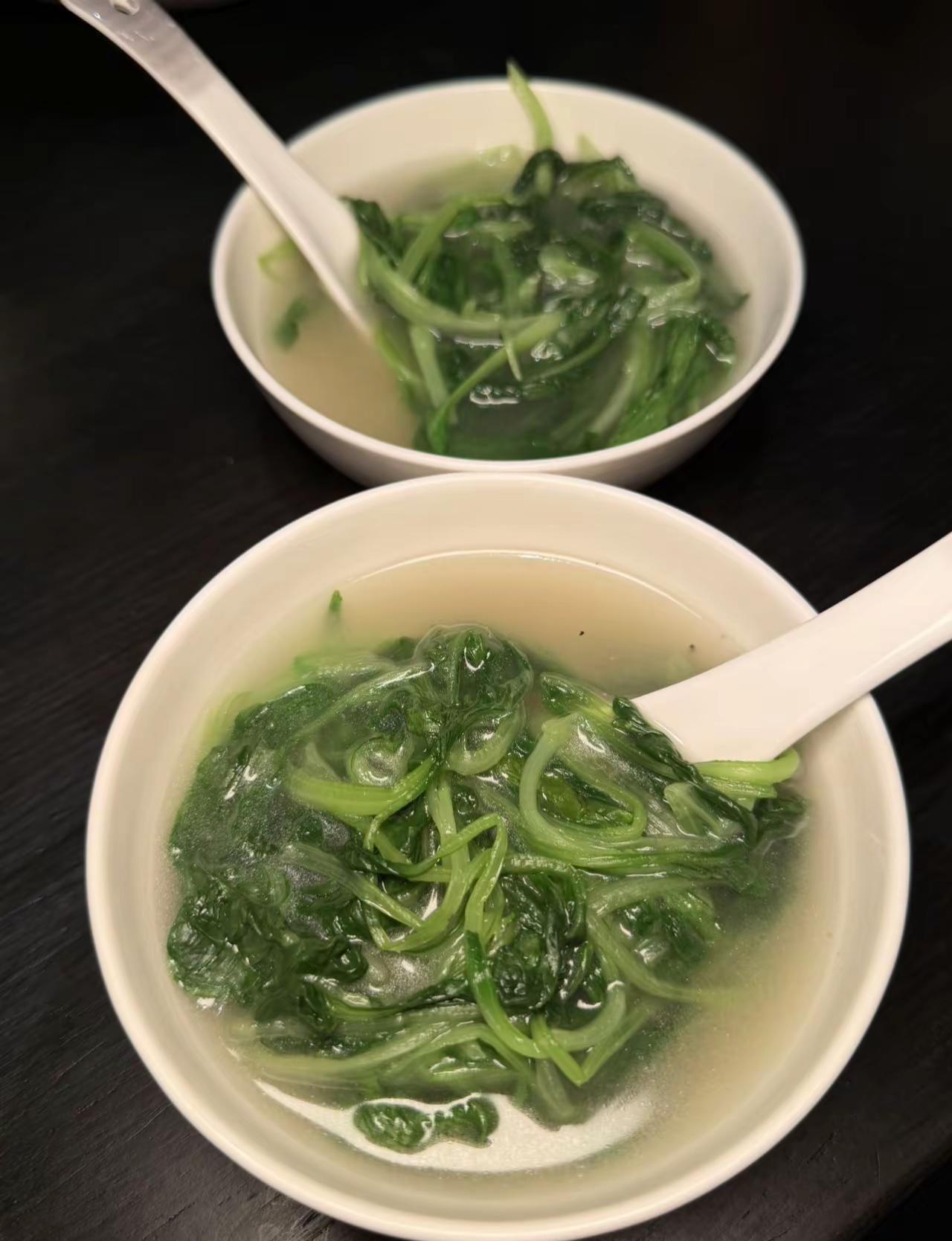确实是广州坠好吃的，记得空腹来。。。粤垦路这家小馆，我吃了不下30次！⚠️广州找