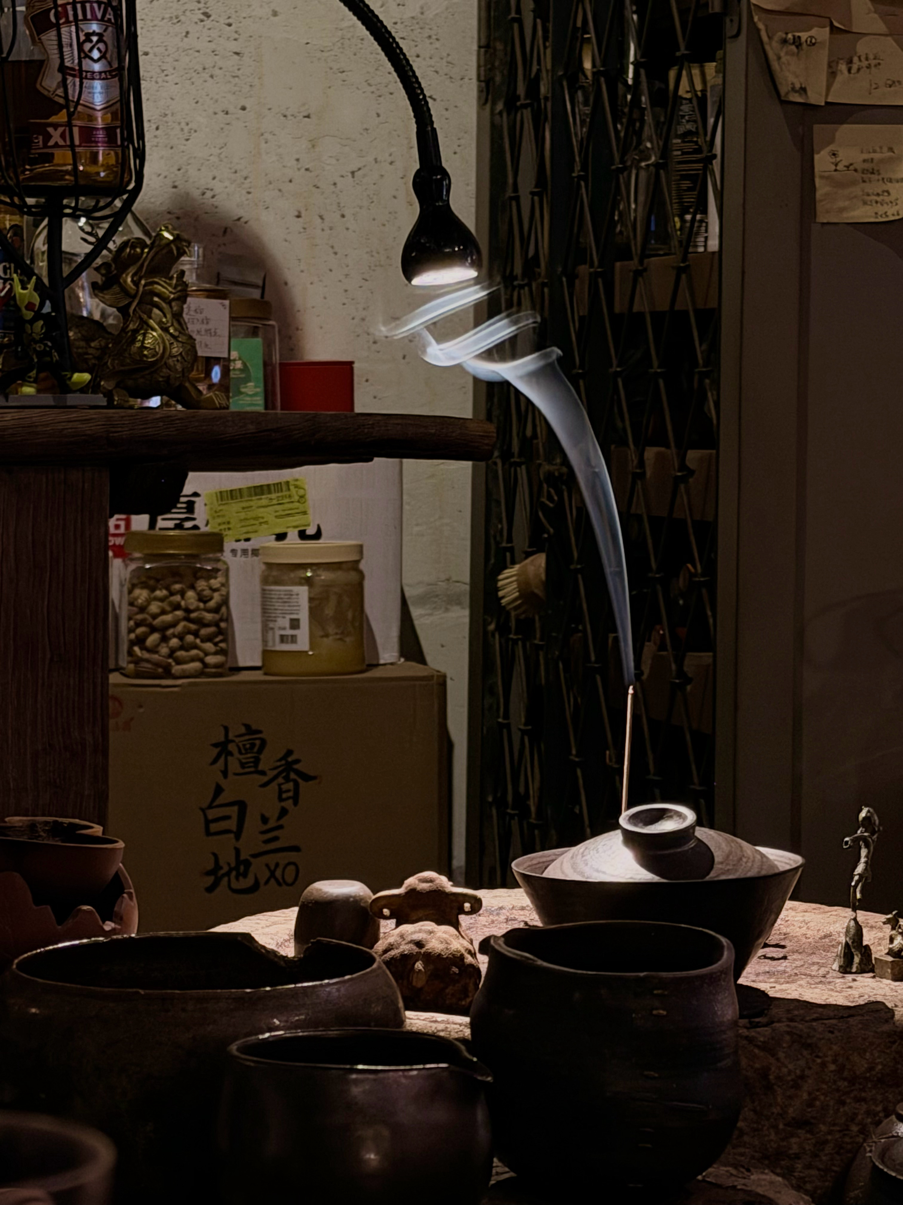 今天结束咨询的时候，一个来访者突然跟我说：“老师，我发现你很少替我骂他”我听完还