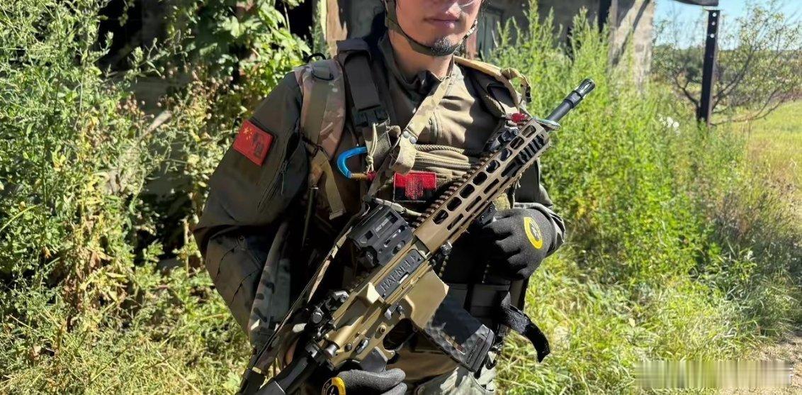 因发布反动言论被永久封号的知名简中乌友“装甲尼禄”跑去乌克兰和社媒平台X上恰烂钱