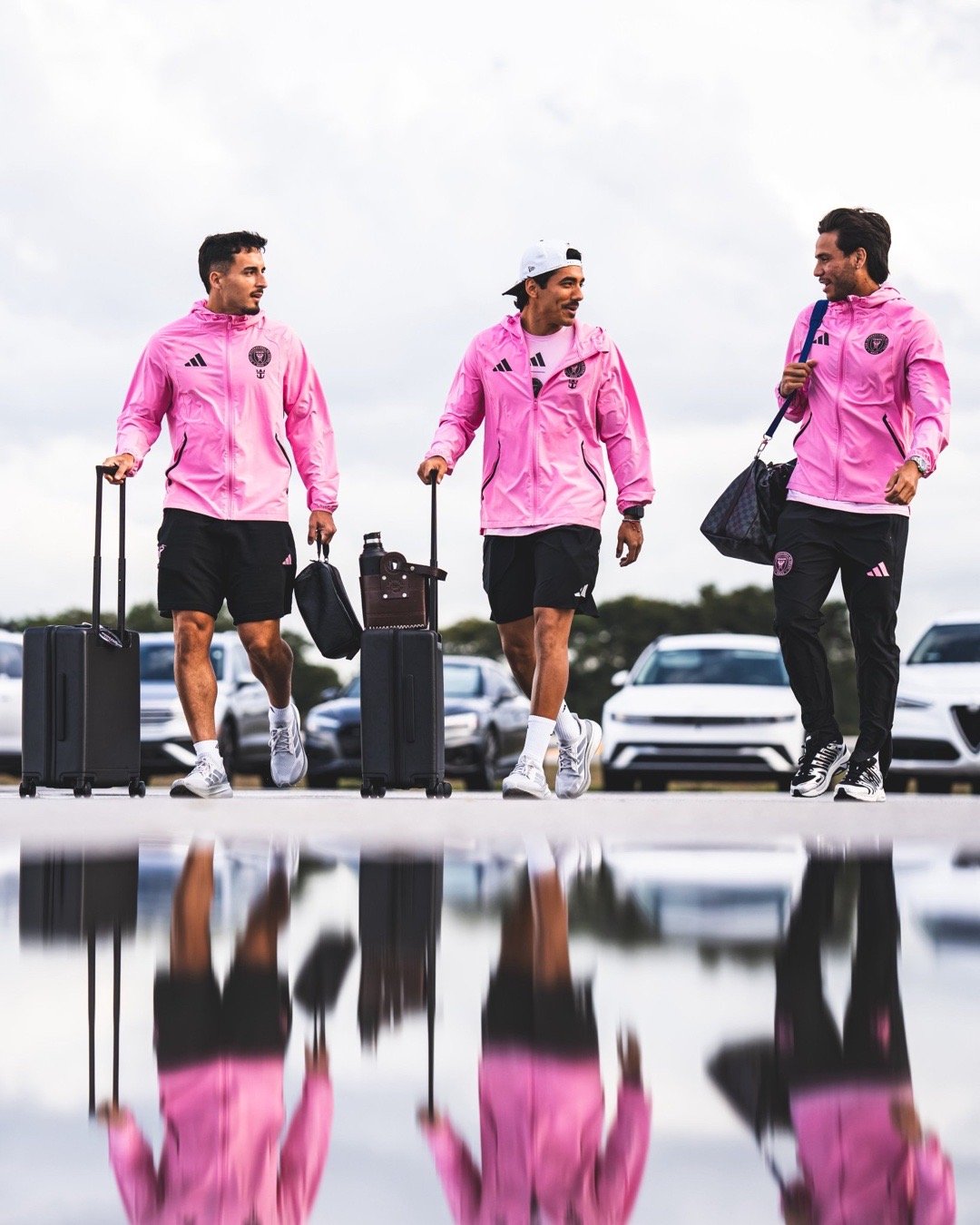 美职联第二轮奥兰多城vs迈阿密国际 迈阿密国际已经飞赴奥兰多，苏亚雷斯因为身体不