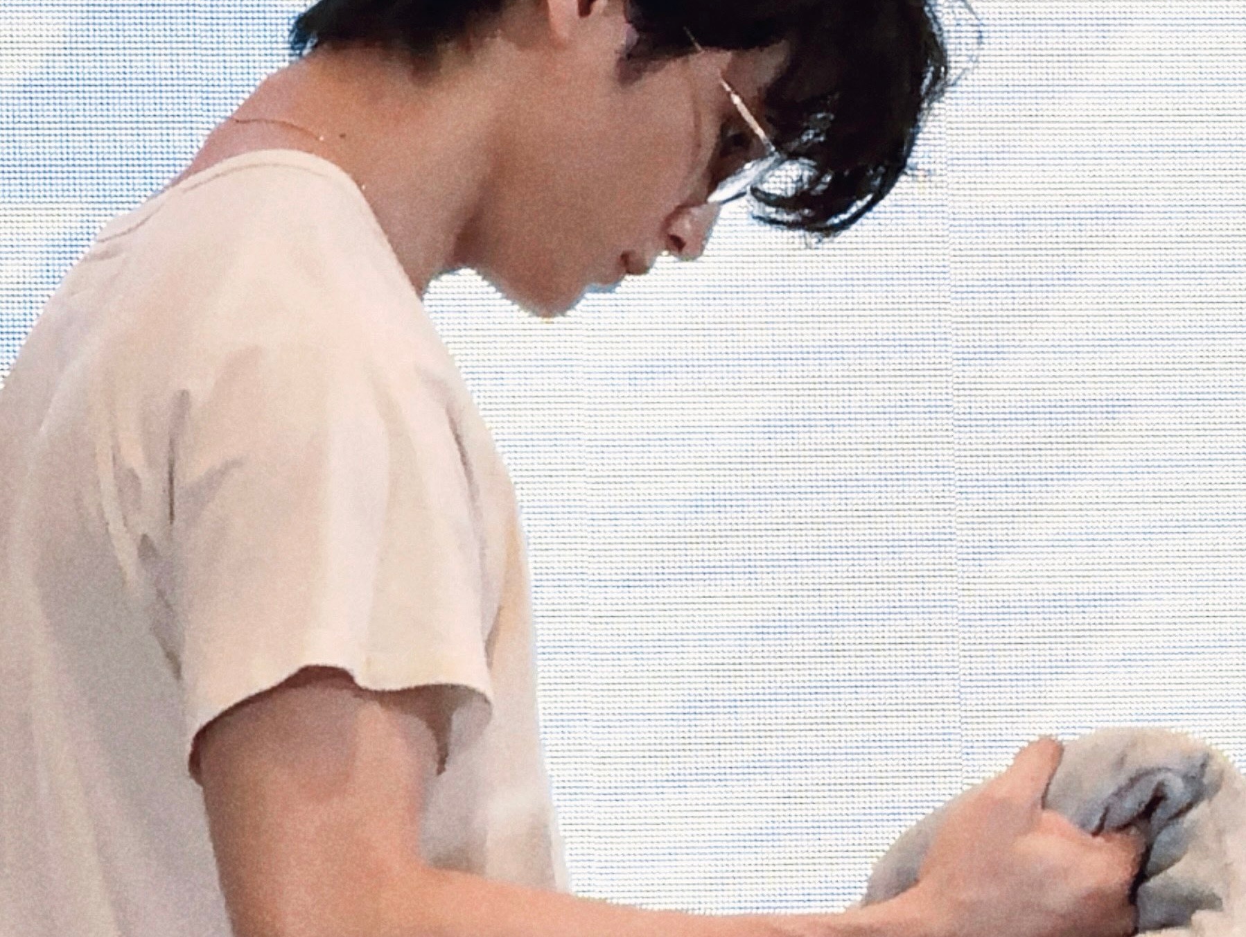 眼镜🩶白T🤍©️lgggo8o2 