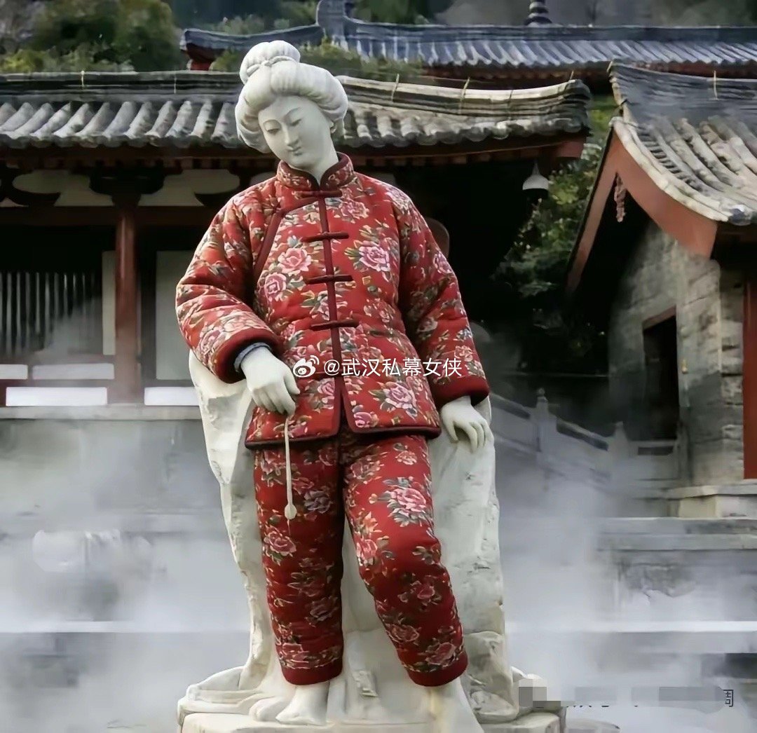 “贵妃出浴”这下满意了吧？三十年的雕塑好改 ，流传千年的诗词怎么让老白改春寒赐浴