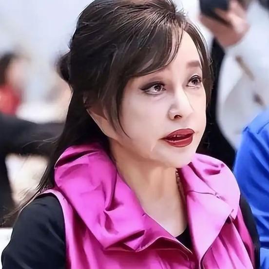 一句“无业游民”，戳穿成年人最残酷的社交真相
 
看完刘晓庆和古柯这场全网风波，