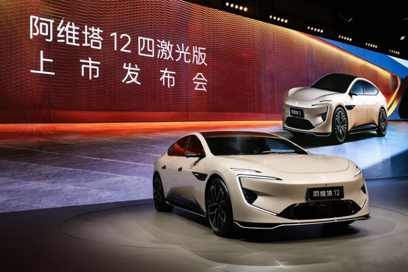 乾崑底色成就塔的出色 阿维塔12四激光版的到来，这意味着啥？还记得当初的阿维塔1