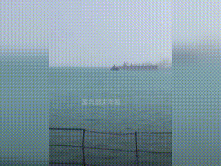 悲壮！伊朗双体导弹舰冒着美军空袭拼死还击！

现代战争中，如此直观近距离地展现一