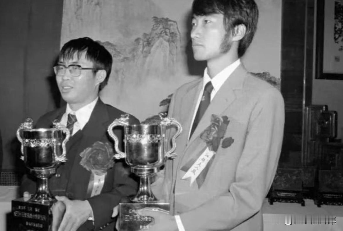 聂卫平是上世纪中国围棋振兴的关键人物，在八十年代的中日围棋擂台赛中，他作为主将力