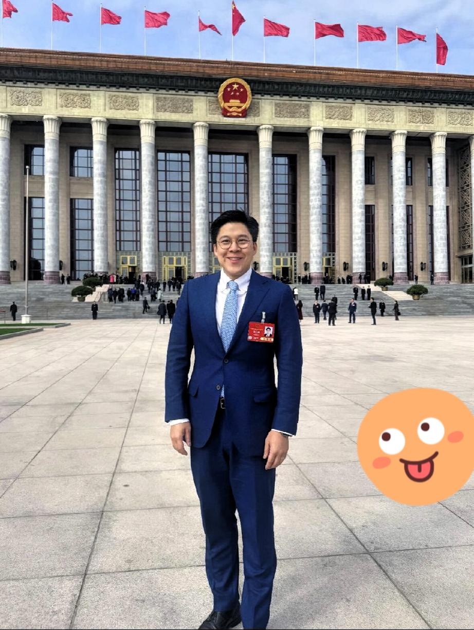 霍启刚这次是真稳了！
拿下香港新一届立法会议员，还是体演界当选的“独苗”。

别