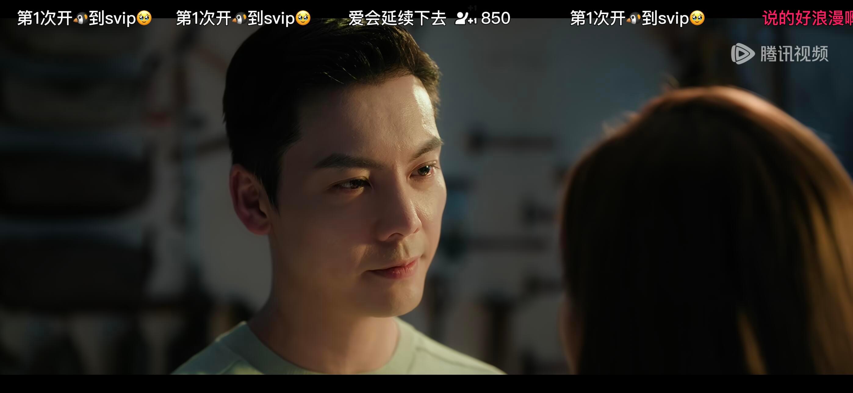 这么清晰的毛孔，脸上的绒毛都一清二楚感觉许我耀眼完全没有开磨皮啊，赵露思完全不需