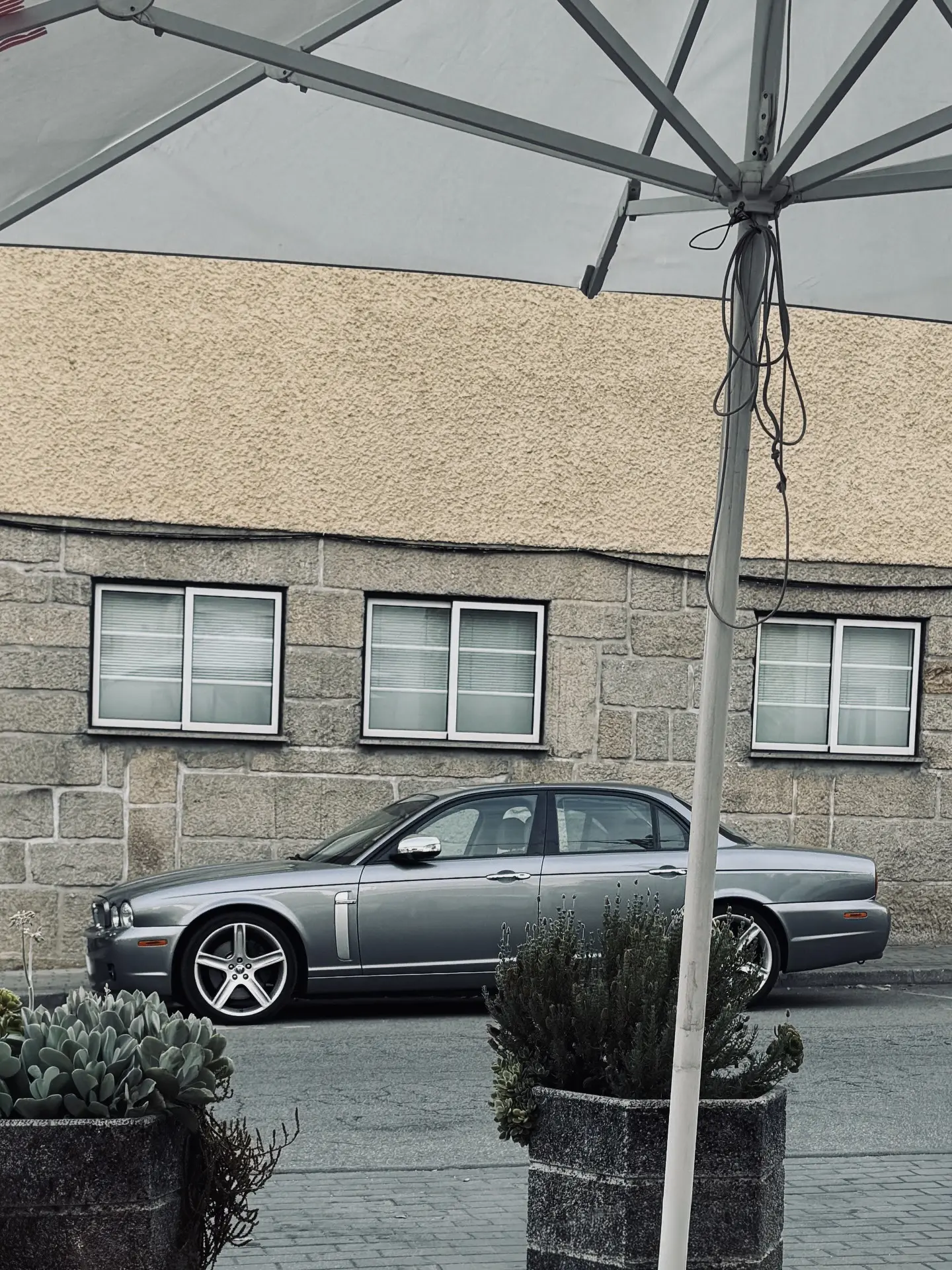 一代经典，捷豹XJR V8。