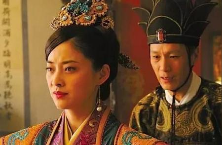 张居正被万历帝朱翊钧清算时，其生母李太后自始至终没有为张居正说过一句话，最终酿成