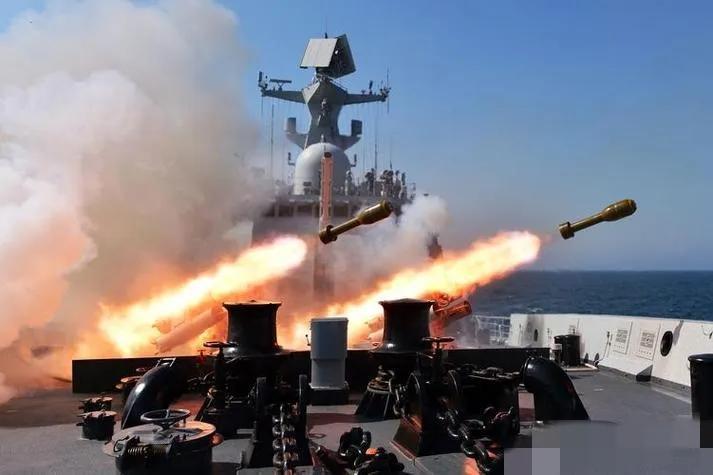 高市早苗的右翼政府摊牌了。 日本政府直接不回应中方高市早苗撤回答辩的要求，太嚣张