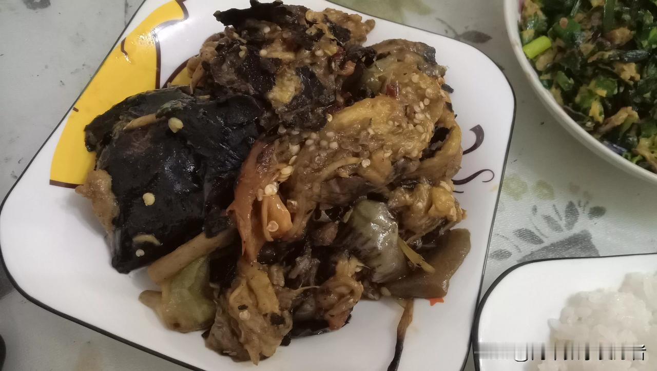 【男人一定要结婚，一定要有几个孩子】
​
​1.单身汉是很惨的。整天一个人在焦虑