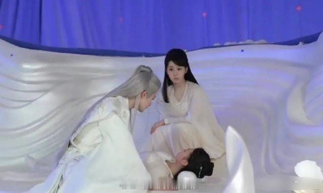 原来长相思这段是替身，不然没法拍