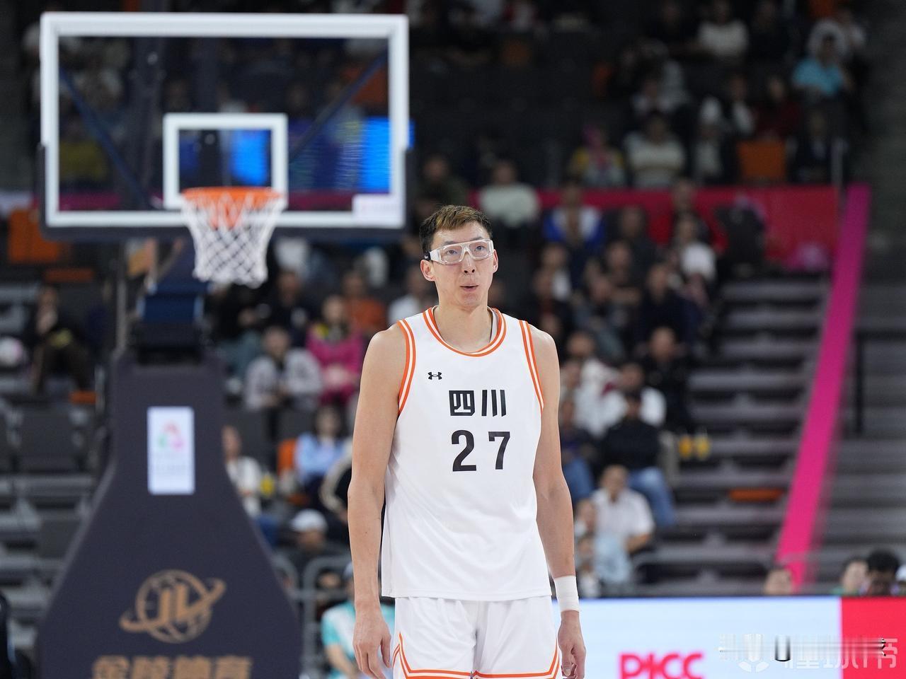 价值120万的全运会男篮半决赛，周琦还得拼命啊…在昨天进行的全运会男篮半决赛中，