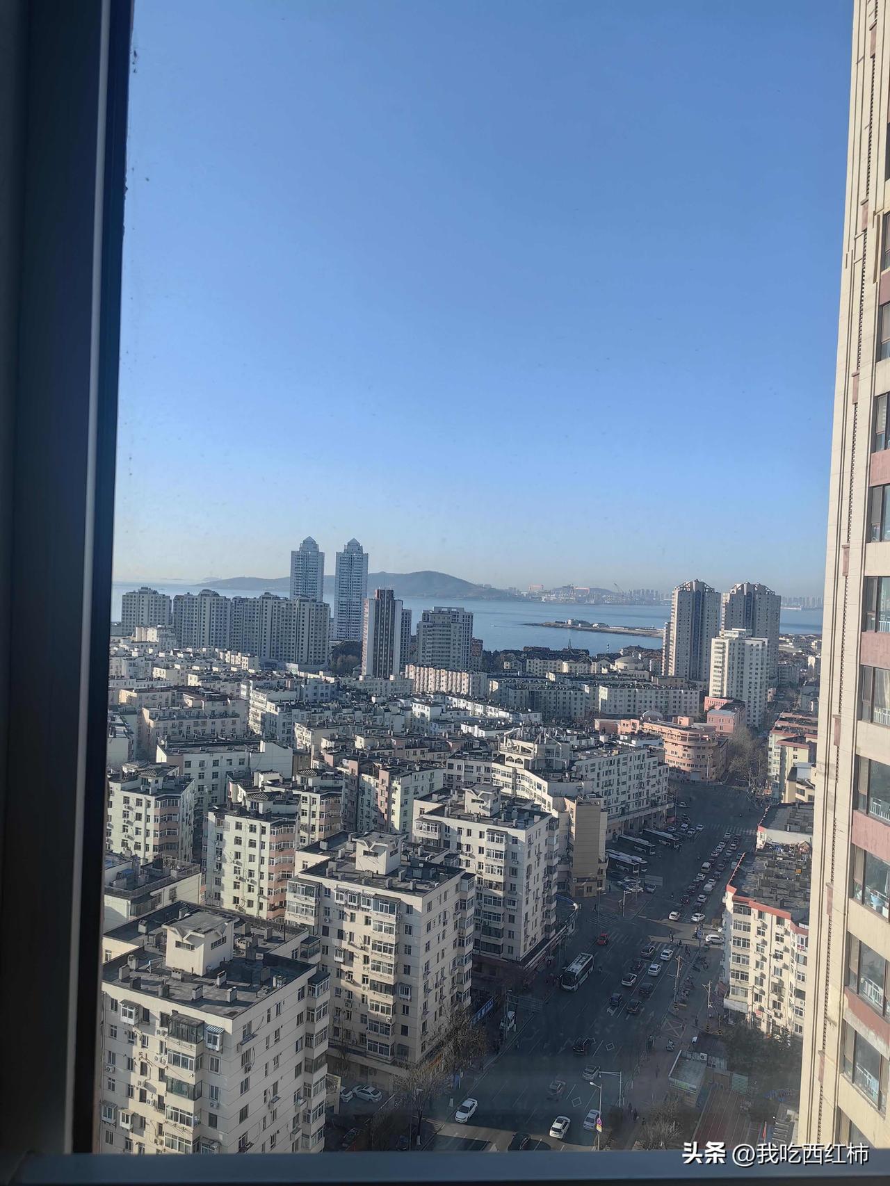 辞职1个月 我主动丢了医美金饭碗
终于可以睡到自然醒了！醒了躺着床上看着海景再腻