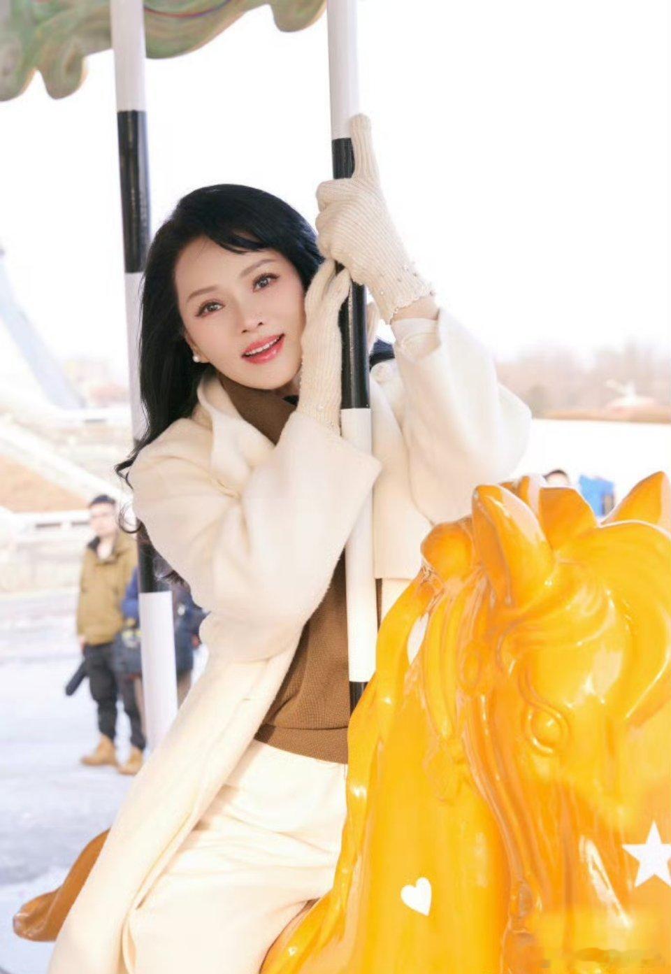 秦昊送了伊能静人生第一条秋裤别人送浪漫礼物，秦昊直接安排秋裤，劝伊能静别光爱美，