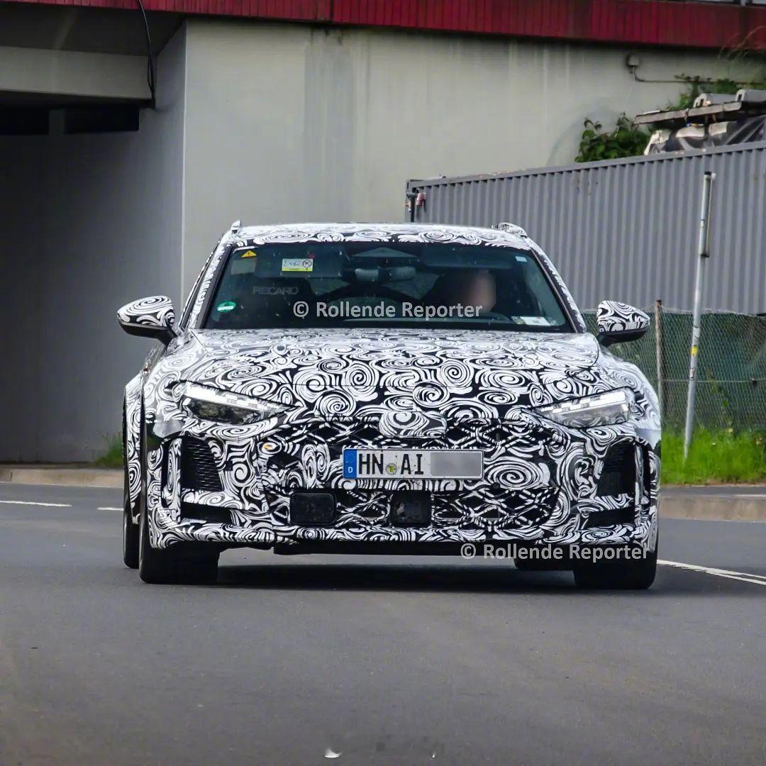 奥迪RS5 Avant ？ ​​​