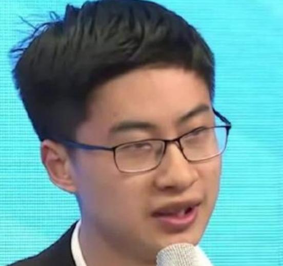 为什么要和美国干到底？就这么说吧，要是不干到底，那中国下一代就“完了”！最近清华