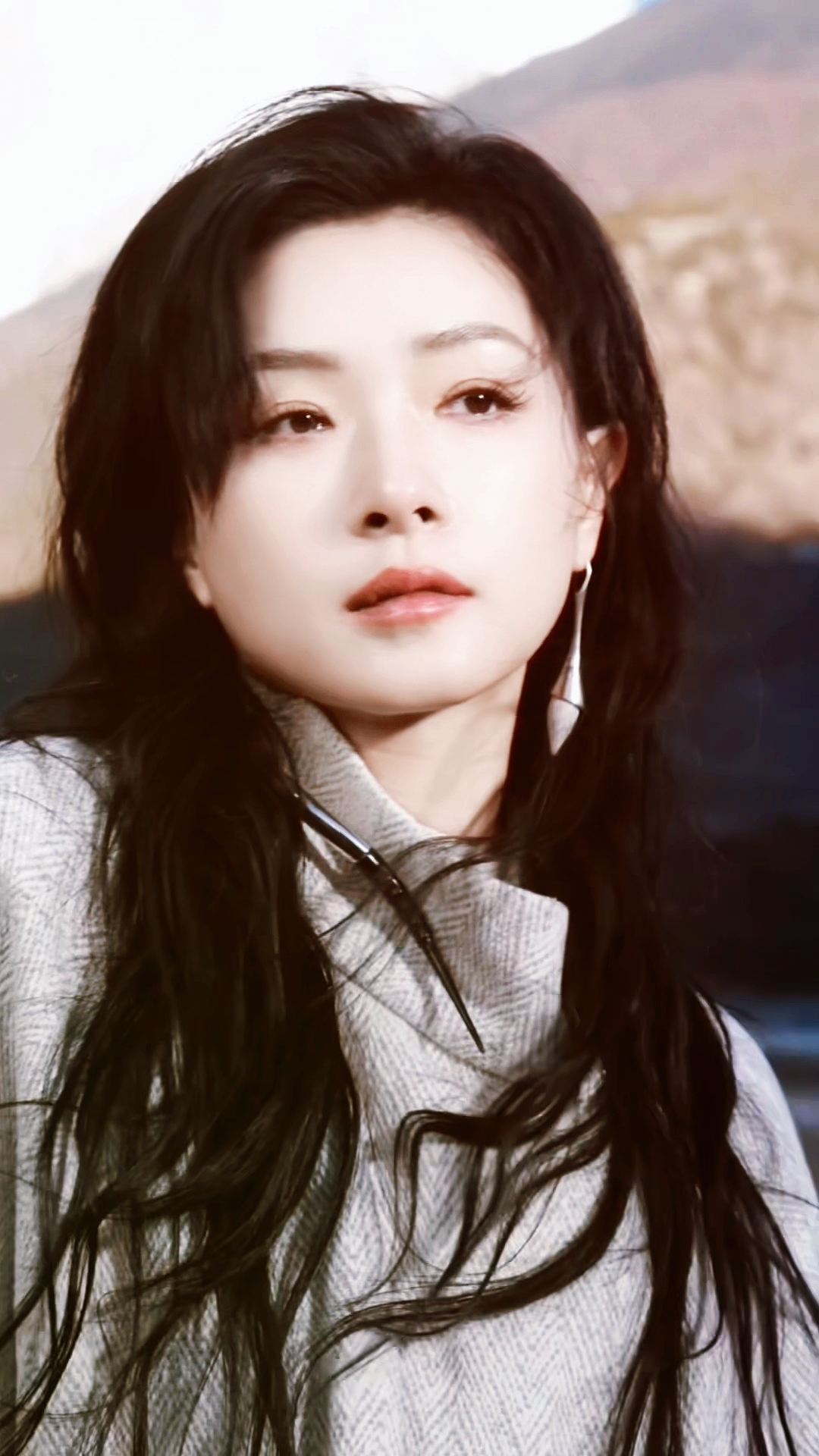 万茜  ｜万茜上城士雪山大片 ｜上城士把万茜拍得好有故事感 她似雪山融溪，清冽纯