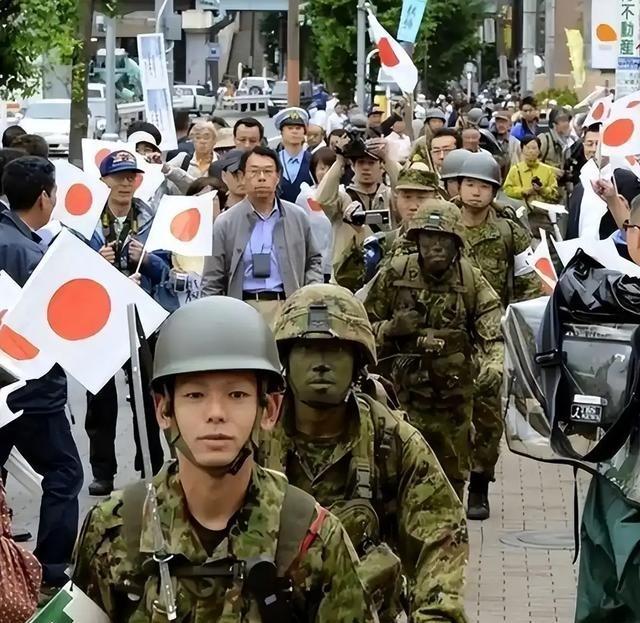 日本彻底慌了！百年旧账，中国终于要逐一清算
现在的日本，打心底里透着一股藏不住的
