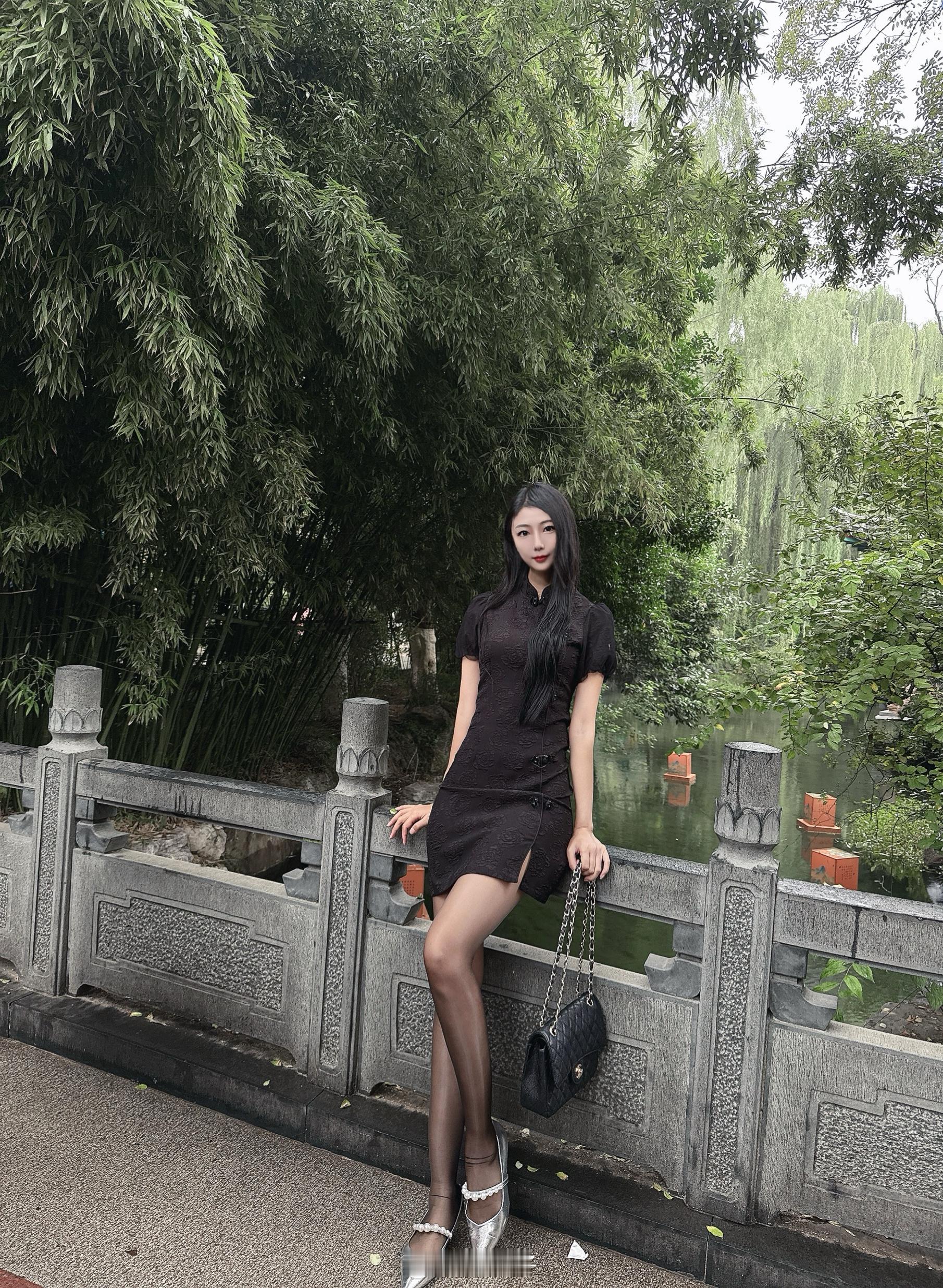 爱我恨我 都要排队穿搭分享涞觅润丝极品身材御姐颜值气质美女完美身材  ​​​