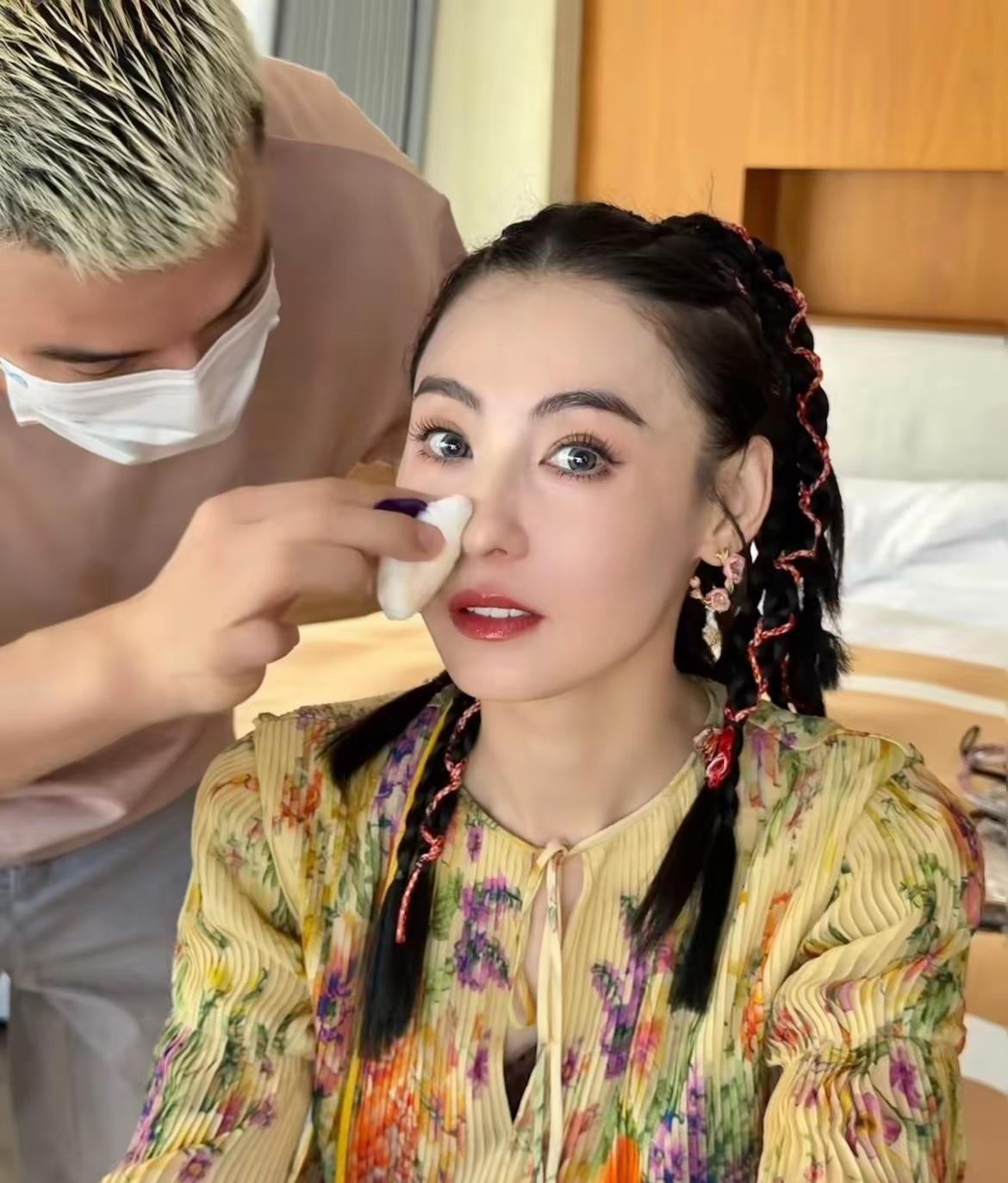 看张柏芝新综艺，突然琢磨出个理儿——只要她不踩底线，那些被揪着不放的“小谎话”，