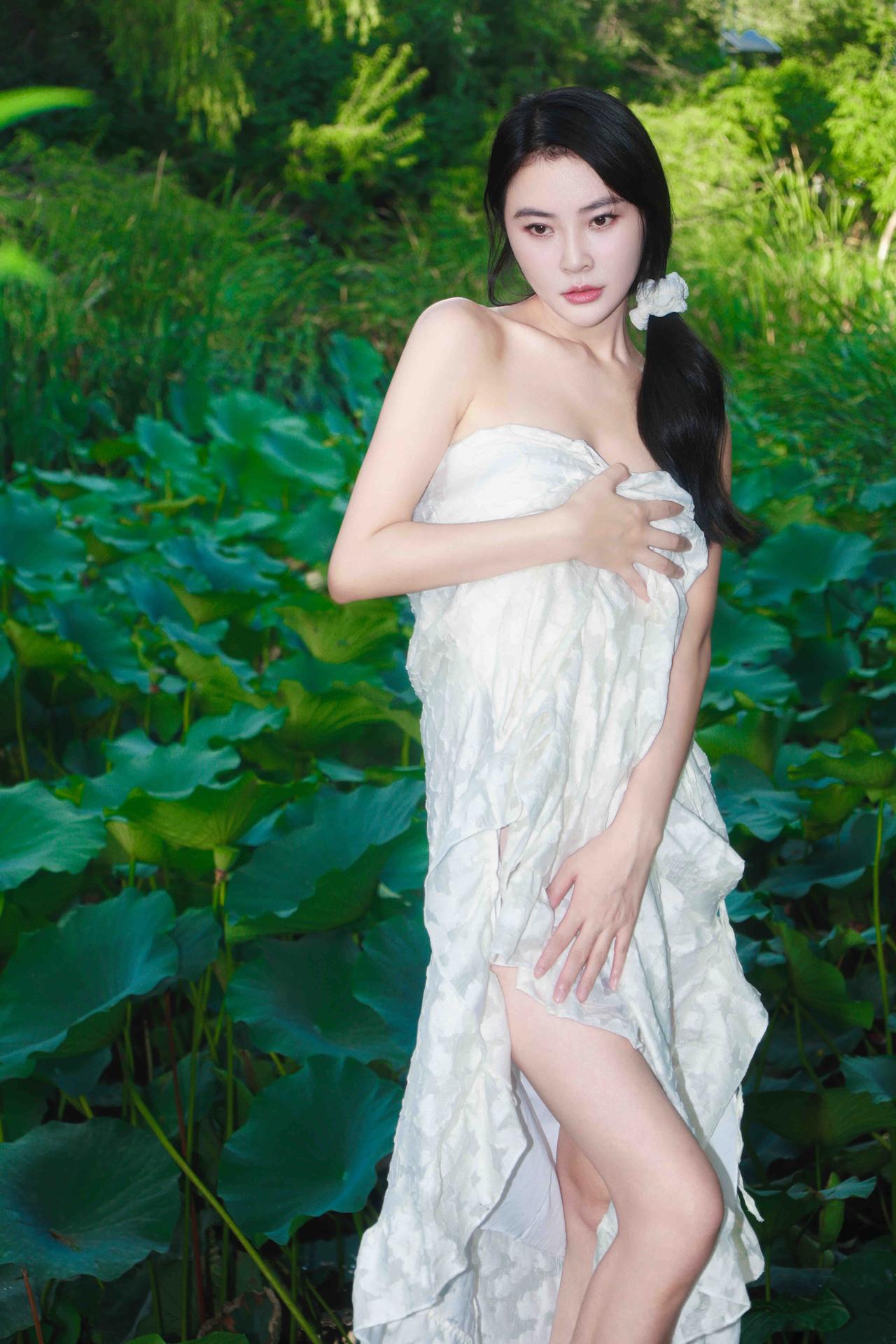 环球小姐冠军吴丹.荷花仙子🌸