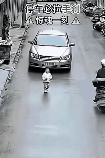 心中有大爱，才会做出如此的举动，而且，几乎是能够阻挡悲剧发生的唯一的选择，摩托小