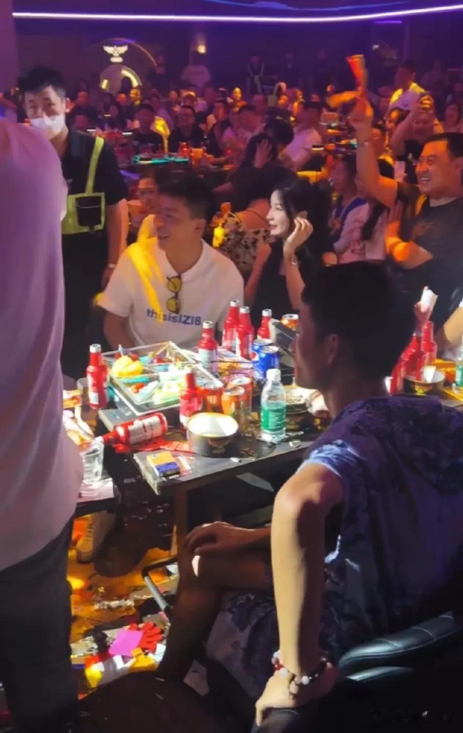 【散打不满二驴的教坏了祁天道】二驴的领着天道北上去哈尔滨拜码头，二驴的在夜场挥金