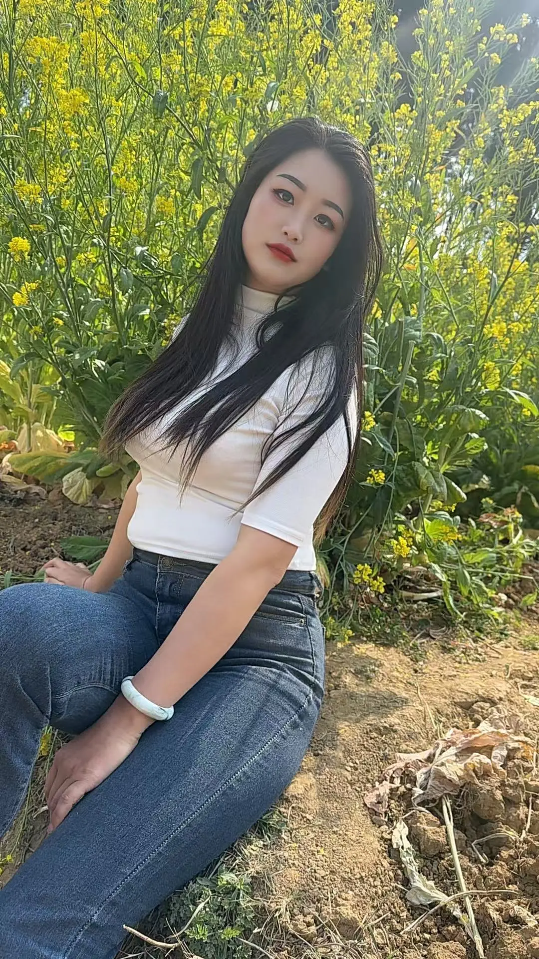 离婚的女人 微胖女生 紧身牛仔裤