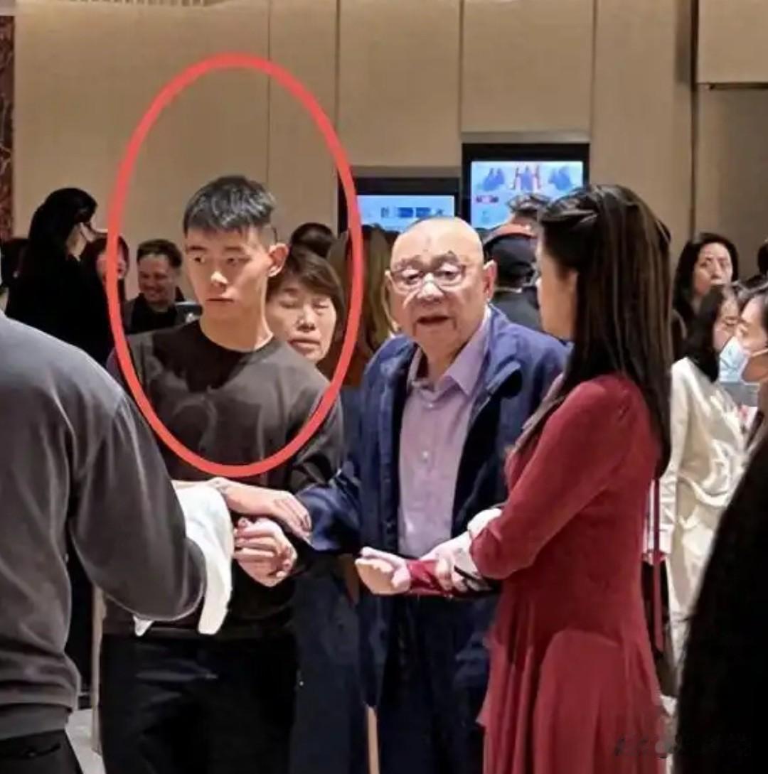 刘銮雄杭州学霸儿子首曝光，16岁全科满分，吕丽君赢了面子输了甘比 ​