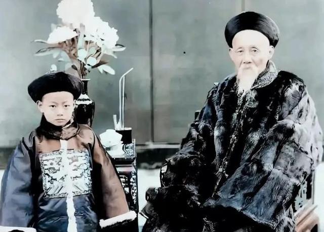 1904年，29岁的李征五被晚清军机大臣王文韶招为女婿。
李征五出生在浙江镇海小