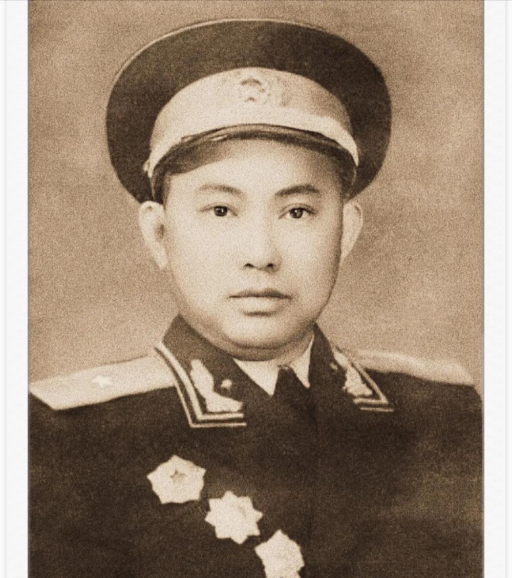 郑三生，中共十一届中央候补委员，1916年生，开国少将，历经长征、抗日战争、解放