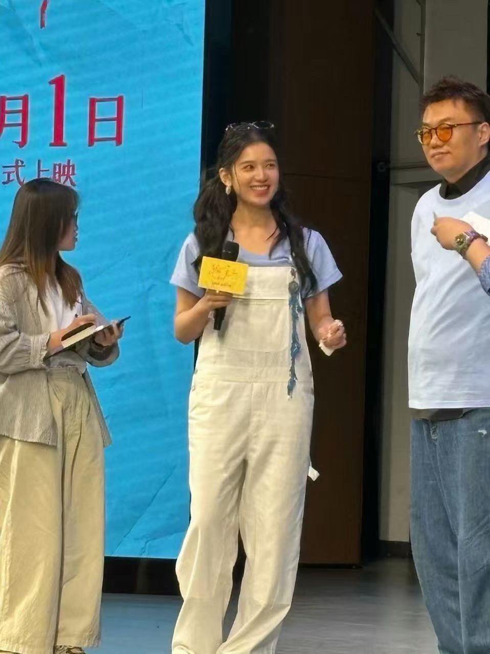 张婧仪探校vlog张婧仪探校vlog太有感染力了，笑容灿烂又治愈！这样灵动的她在
