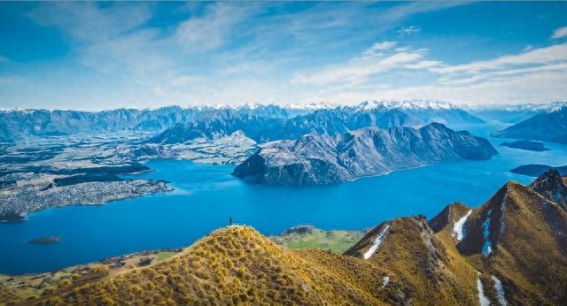 来新西兰打工到底好不好找工作？
这个问题真得分人。你要是手里有门手艺，比如会砌墙