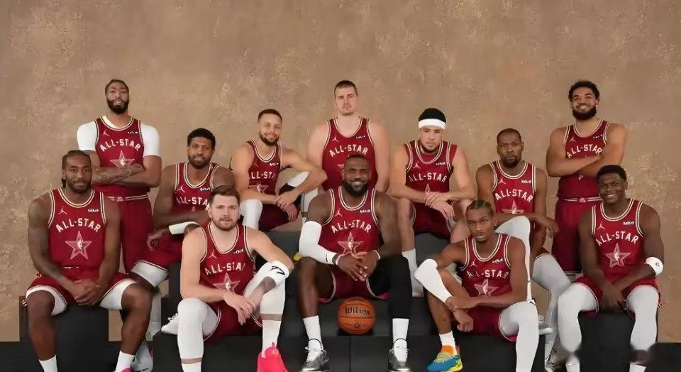 NBA全明星周末落户洛杉矶快船主场直觉巨蛋球馆，官方重磅推出的“两支美国队VS一