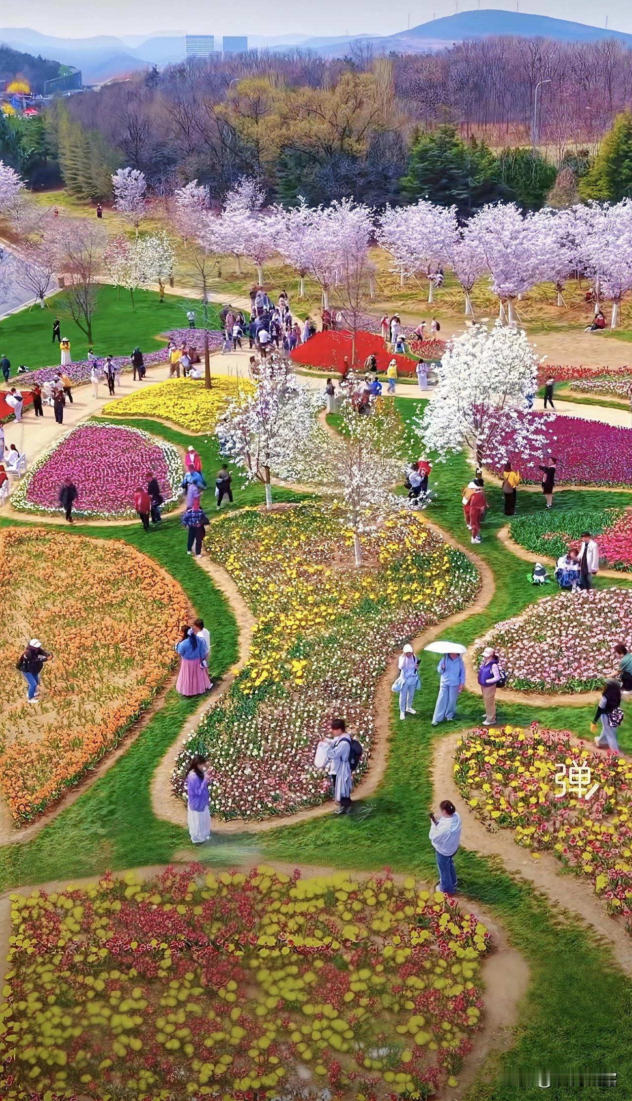 英歌石植物园，是我市最大的花园，是自然与艺术的完美融合，可称为中国园艺界的标杆。