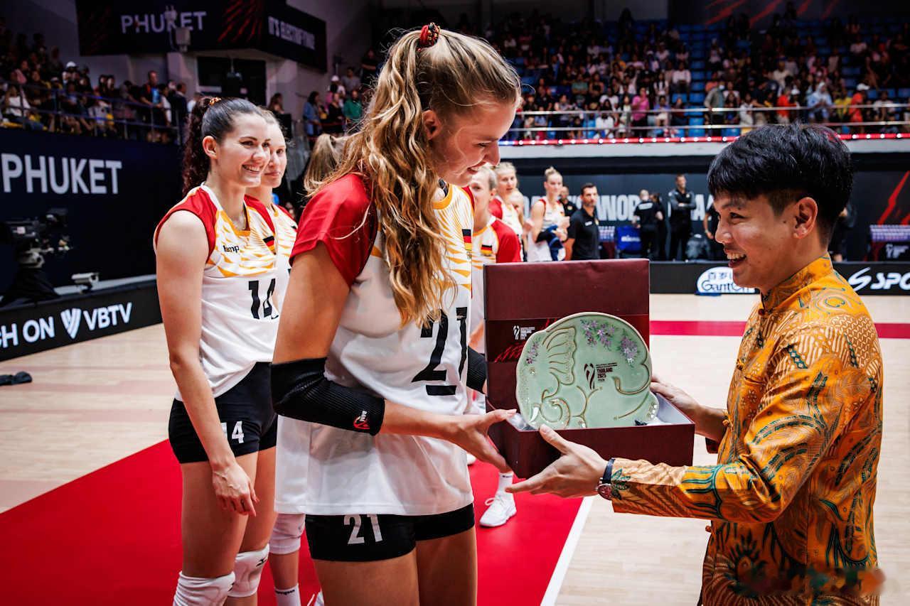 2025年女排世锦赛 第12场，G组，普吉岛，🇩🇪德国3-0肯尼亚🇰🇪（