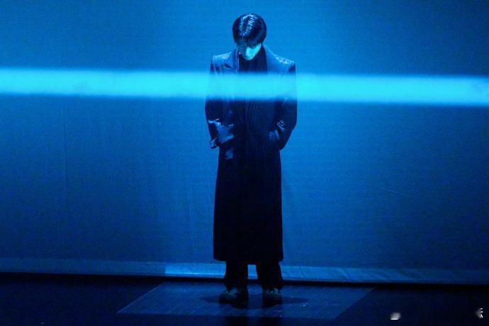 王俊凯 今天是红外线最多的一次王俊凯发现有人偷拍，没有发火，反而轻声提醒红外线会