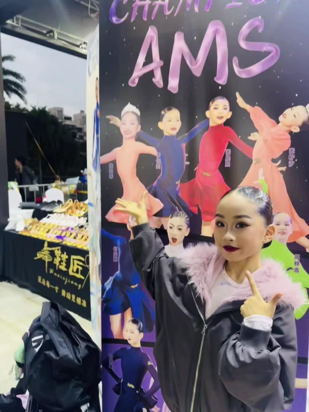 在感受 在记录 在珍惜 在悄悄变美长大 …国标女孩高级感 越来越好看了😍是@A